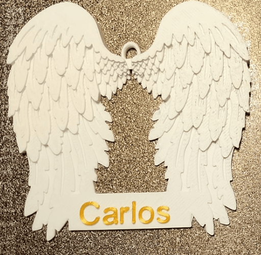 Adorno para árbol con forma de alas y nombre personalizado